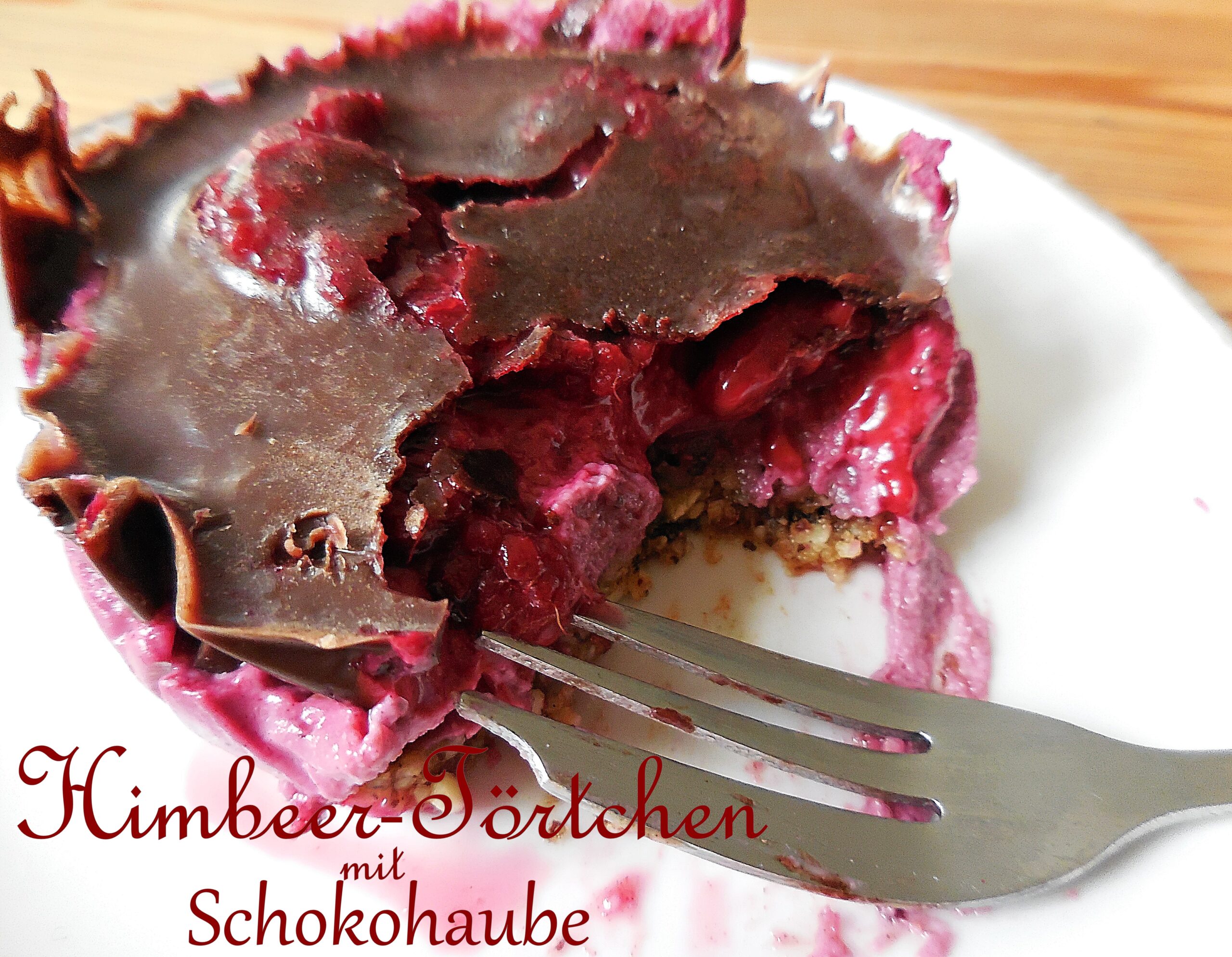 Himbeer-Törtchen mit Schokohaube 3 DSCN0055